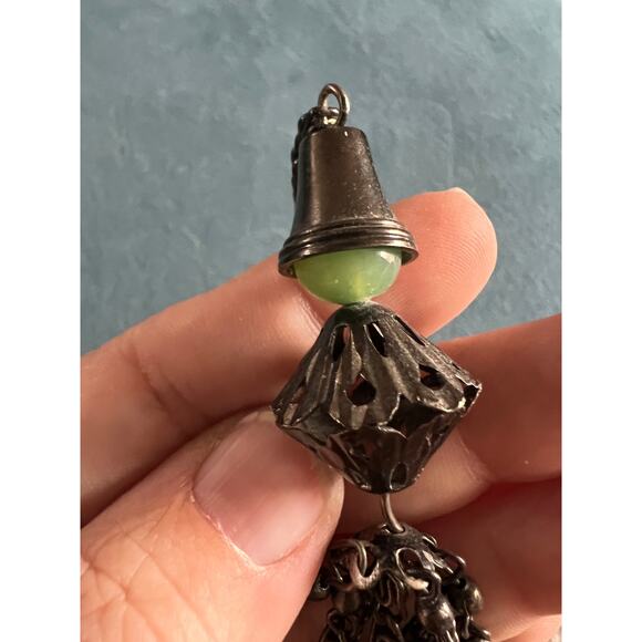Vintage 1920s Flapper Tassel Pendant Green Glass Beads Filigree Art Deco - Picture 9 of 9